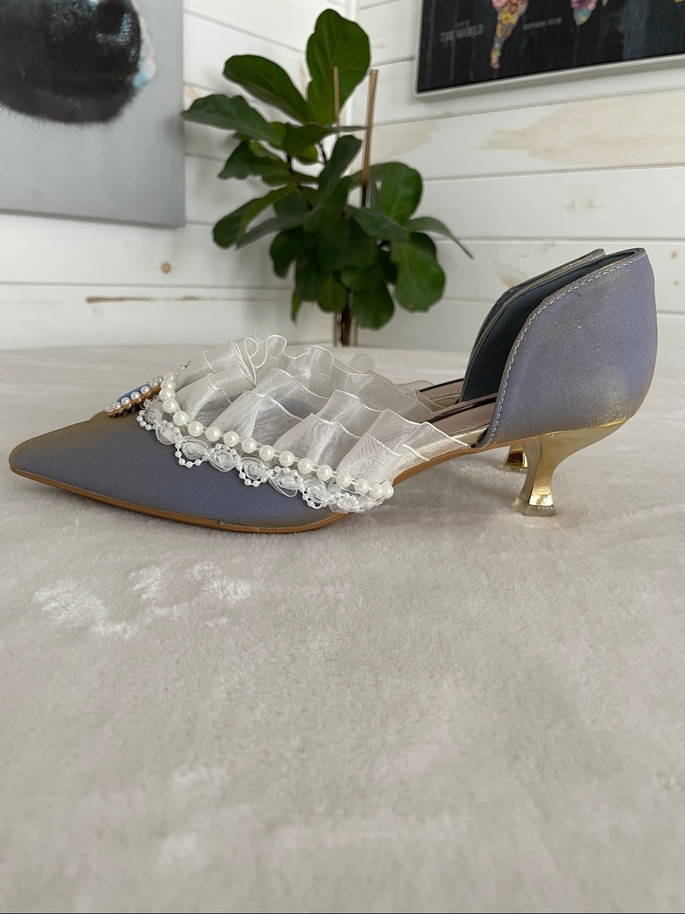 Elegant Blue Satin Pearl &
Ruffle Kitten Heel
D'Orsay Pumps Women's
Size 8.5 - Picture 7 of 17